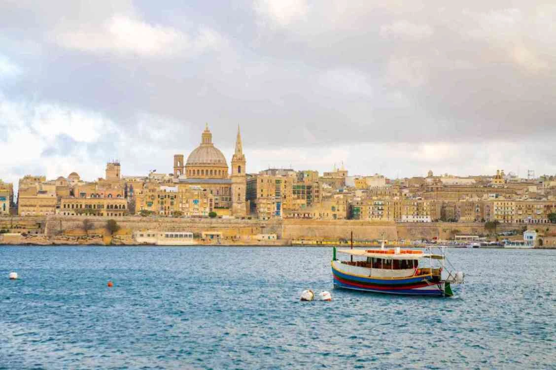 كيفية التقديم للحصول على الجنسية المزدوجة في مالطا عبر الاستثمار أو التجنيس ومسارات أخرى